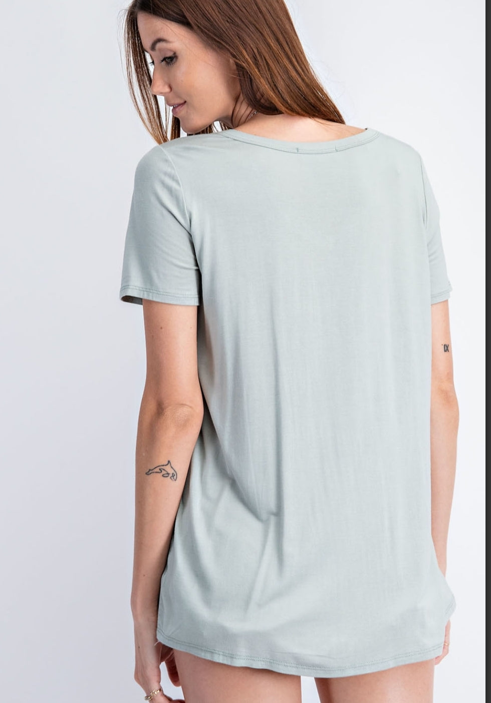 V-neck high-low shirt