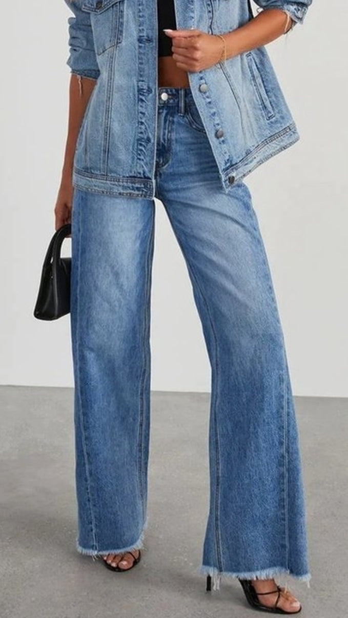 Wide leg jeans with raw hem