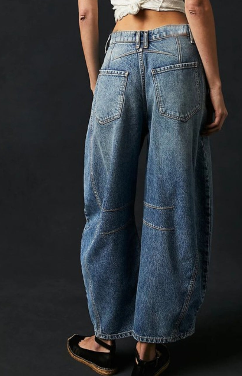 Mid-rise barrel jeans