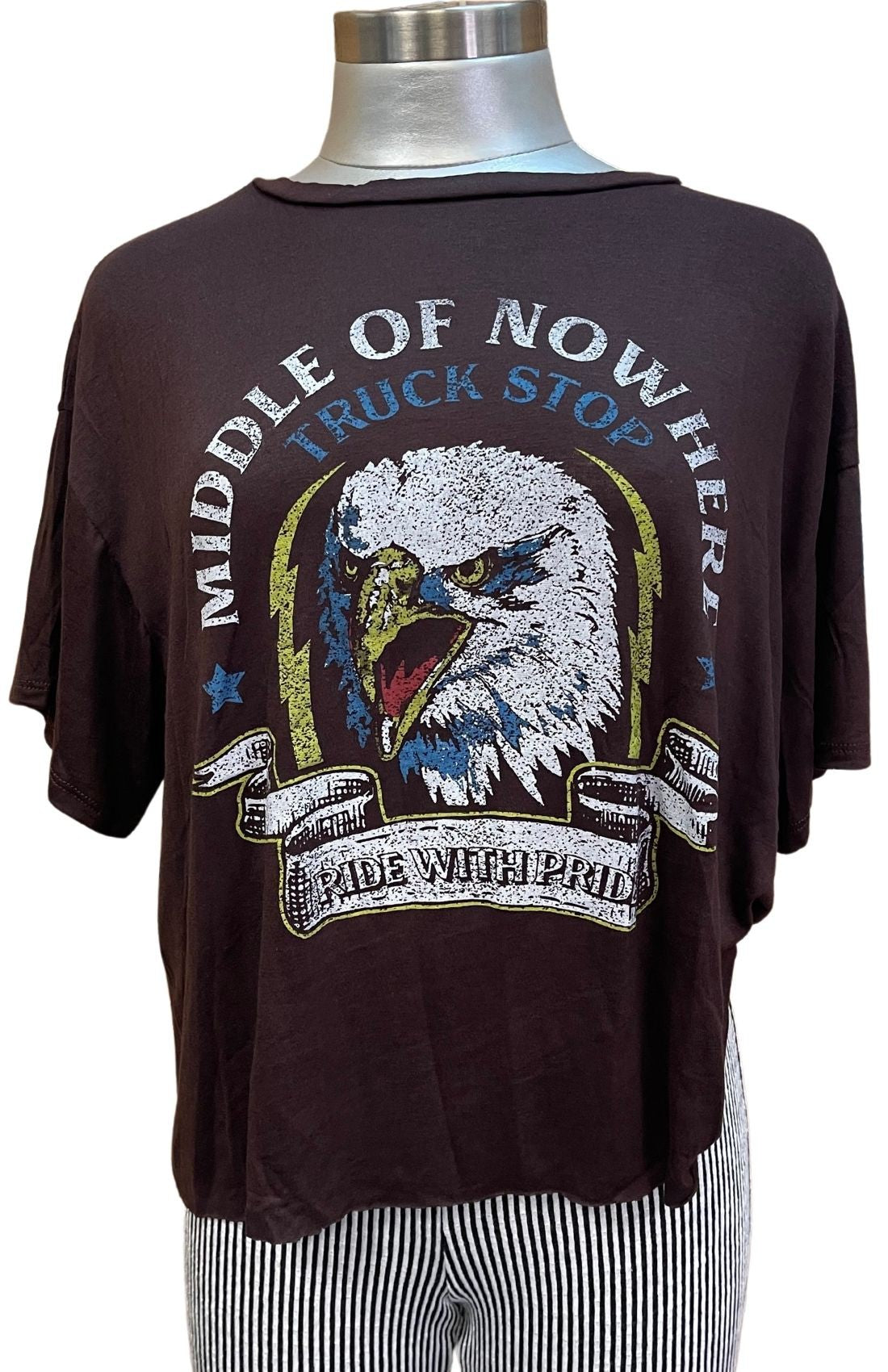 Middle of no where eagle crop Tshirt