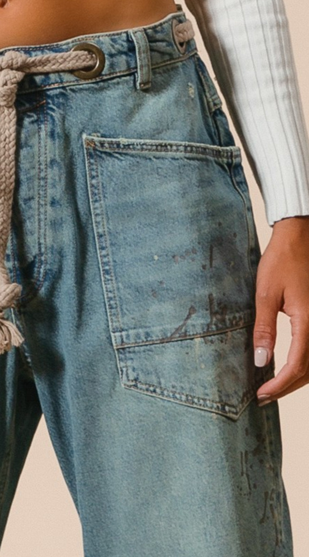 Distressed cropped denim pants