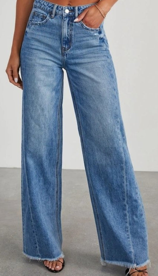 Wide leg jeans with raw hem
