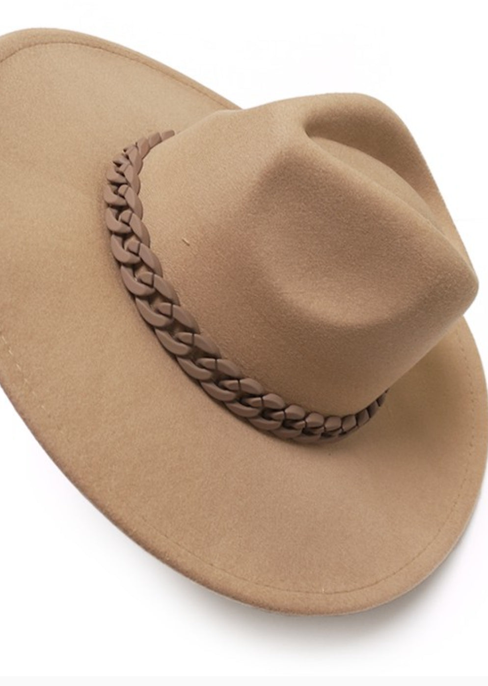 Wide brim fedora hat with matte chain