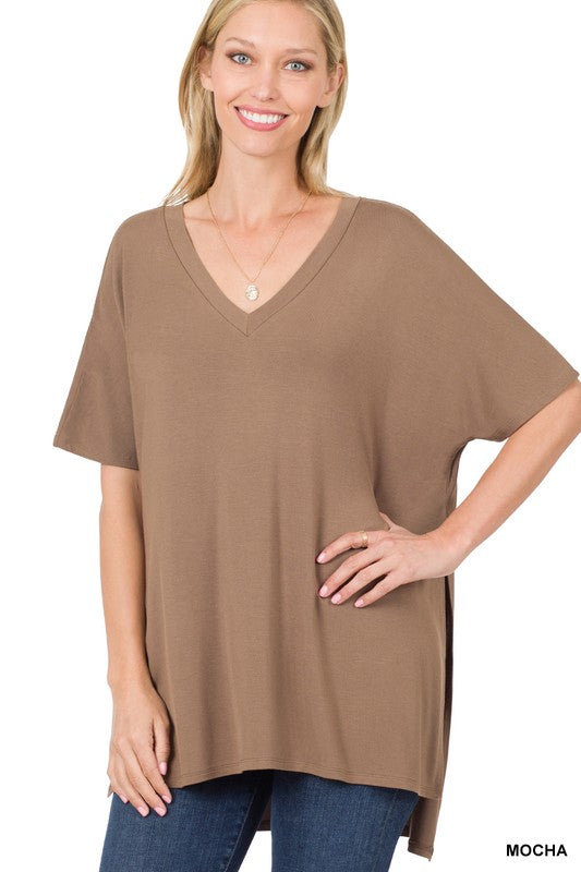 V-neck side slit T-shirt