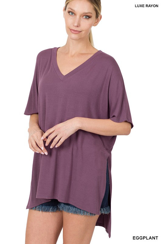 V-neck side slit T-shirt